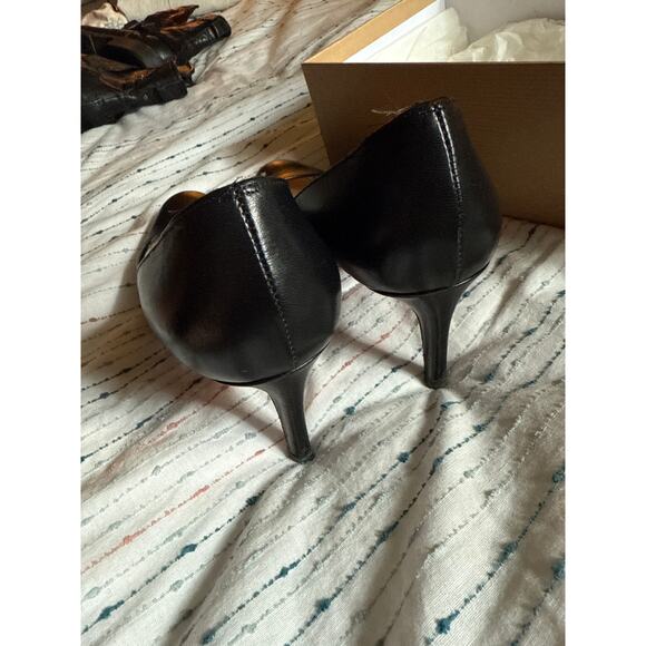 Christian Louboutin Classic Simple Black Leather Pumps Size 8.5 - Picture 6 of 8